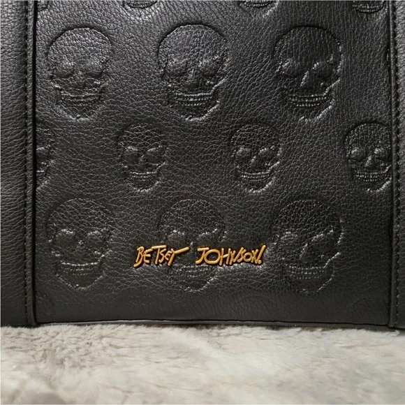 BETSEY JOHNSON Large Skull Embossed Studded XOSTUDDY Tote Bag Black Charm - Picture 10 of 16